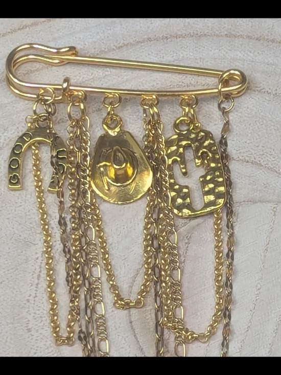 Charm Safety Pin Brooch Western Cowgirl Statement Pin Dangle Chain Brooch - Picture 7 of 8